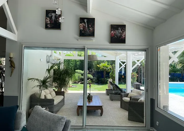 La Maison Blanche De * Lanton