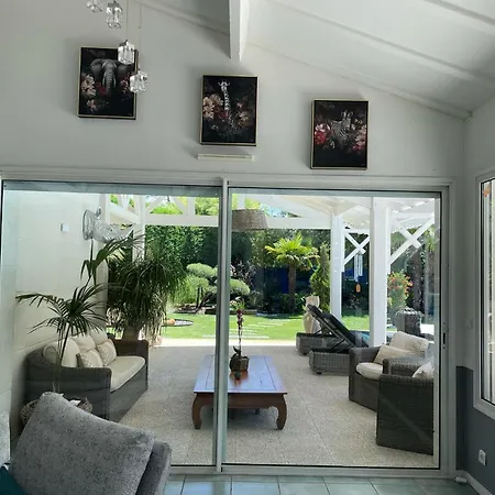 La Maison Blanche De * Lanton