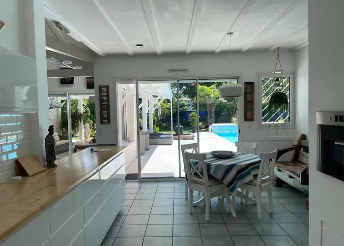 La Maison Blanche De Lanton